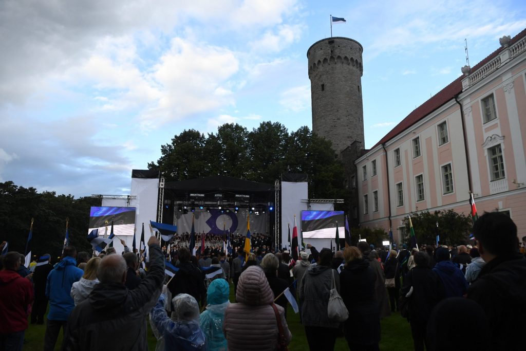Pidulik riigilipu heiskamise tseremoonia 20. augustil 2021 Kuberneri aias. Foto: Erik Peinar, Riigikogu Kantselei