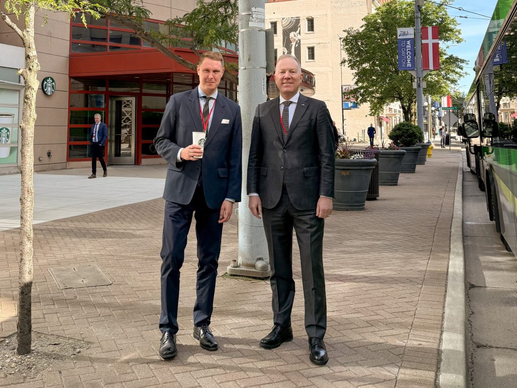 Raimond Kaljulaid ja Marko Mihkelson NATO PA kevadistungil. Foto: Riigikogu Kantselei