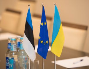 Eesti, Euroopa Liidu ja Ukraina lipp. Foto: Erik Peinar
