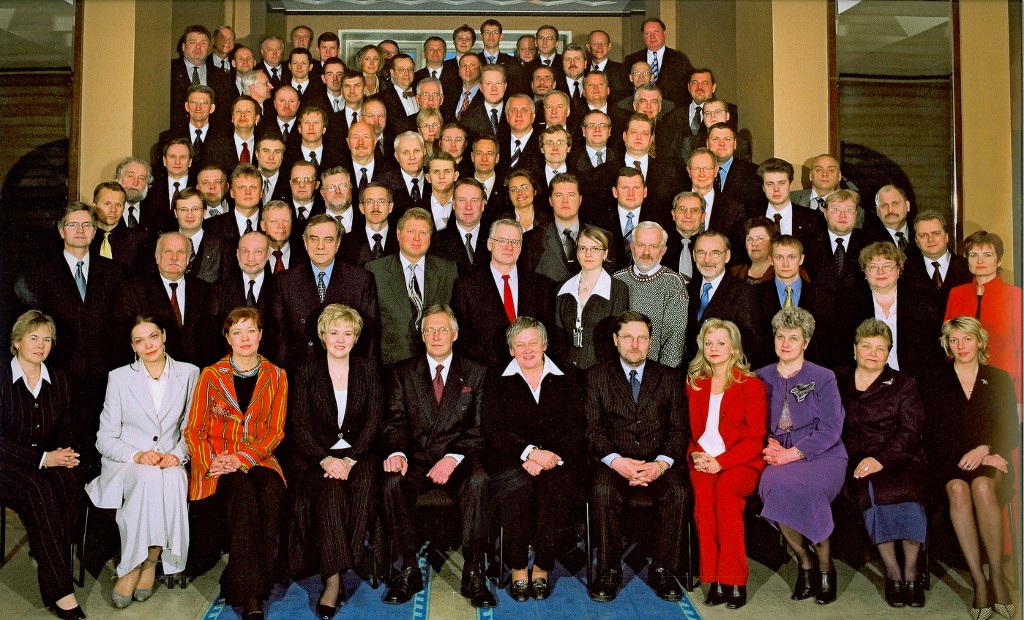 X Riigikogu koosseisu avapilt kevad 2003