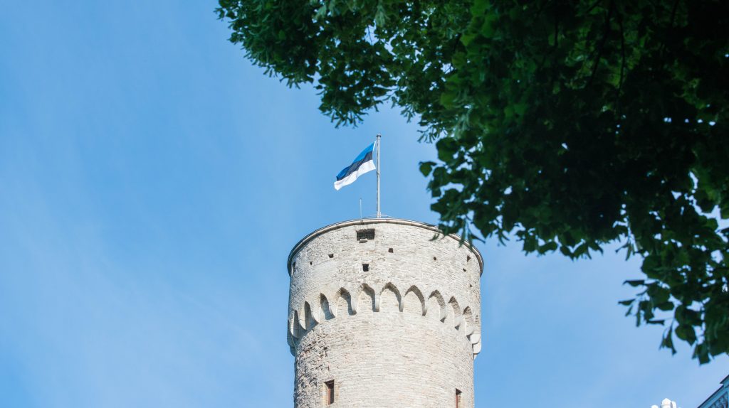 Eesti lipp Pika Hermanni tornis