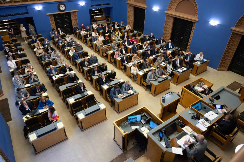 Riigikogu pidas ööistungi. Foto: Erik Peinar