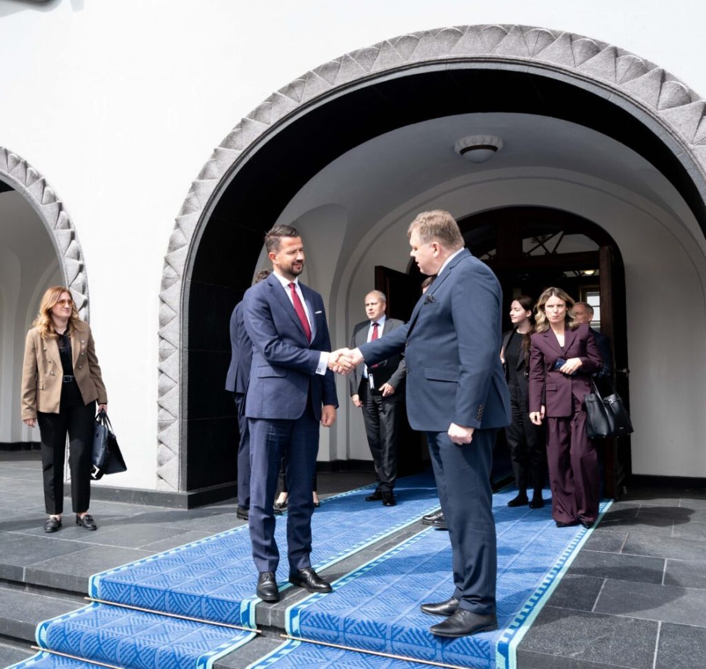 Riigikogu esimees Lauri Hussar kohtus Eestis visiidil viibiva Montenegro presidendi Jakov Milatovićiga.