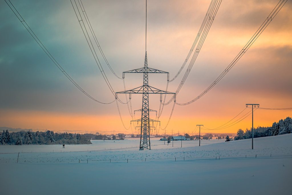 Kõrgepingeliin talvel. Foto: Pixabay