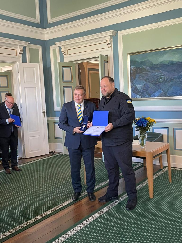 Riigikogu esimees Lauri Hussar pälvis Ukraina toetamise eest Ukraina Ülemraada teenetemärgi.