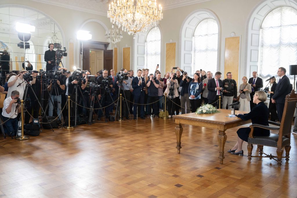 Presidendiks valitud Ülle Madise pressikonverents Valges saalis