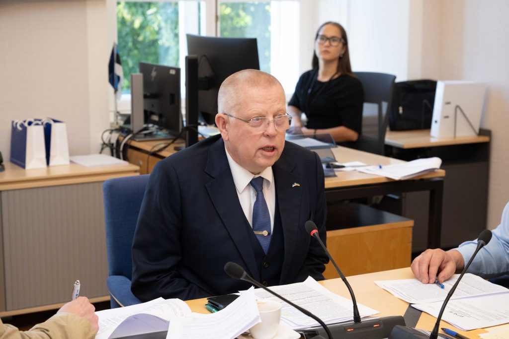 Riigikaitsekomisjonis toimusid erakorralised esimehe ja aseesimehe valimised. Esimeheks valiti Peeter Tali, aseesimehena jätkab Leo Kunnas. Foto: Erik Peinar