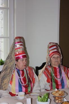 2009. aastal külastasid Riigikogu ersamordvalased
