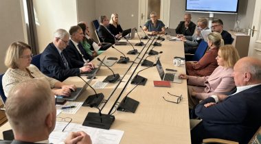 Väliskomisjon tutvus Taiwani raporti kavandiga. Foto: Karin Kangro